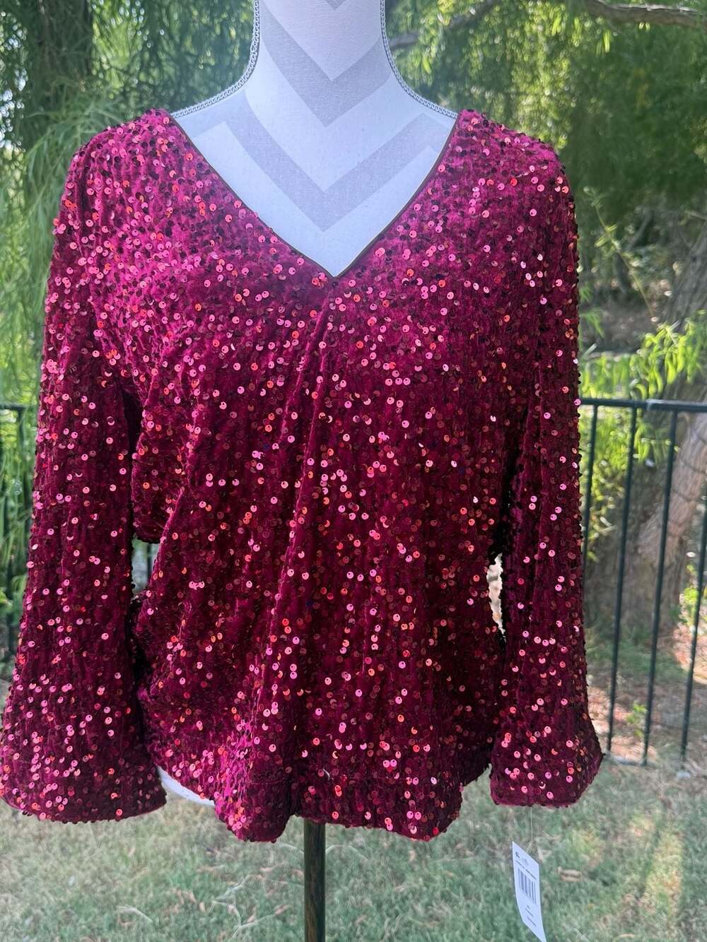 Maroon XL Woman’s  Sequin V-Neck Long Sleeve Blouse NWT